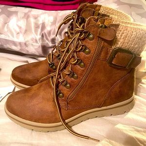Cliffs by White Mountain Hearty Combat Boots 9.5